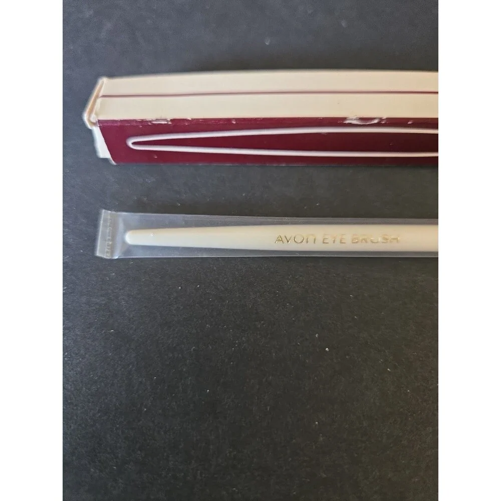 Vintage NOS New Avon Professional eye brush 1981 with Original Box
